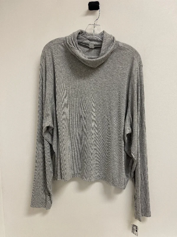 Relaxed Suits Top Long Sleeve By Old Navy In Grey, Size: 3x