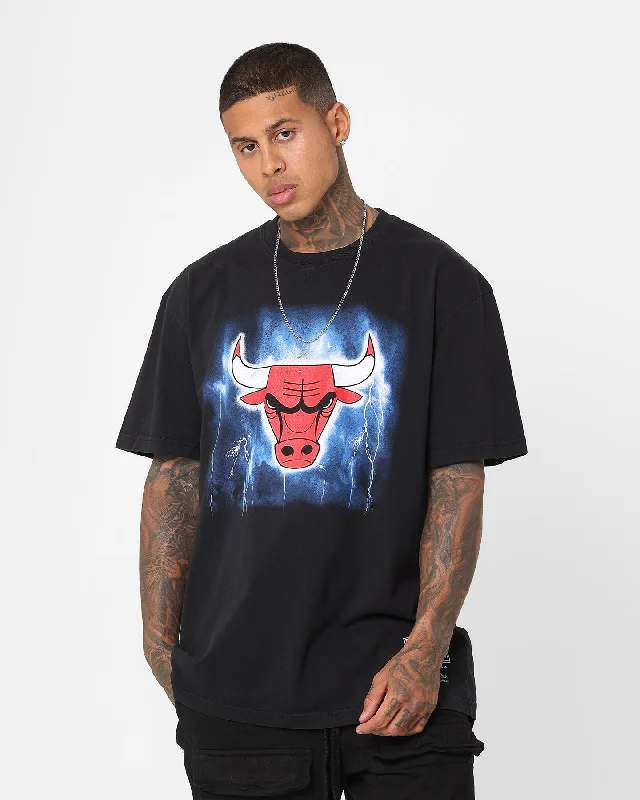 Urban Accessories Mitchell & Ness Chicago Bulls Logo Lightning T-Shirt Black